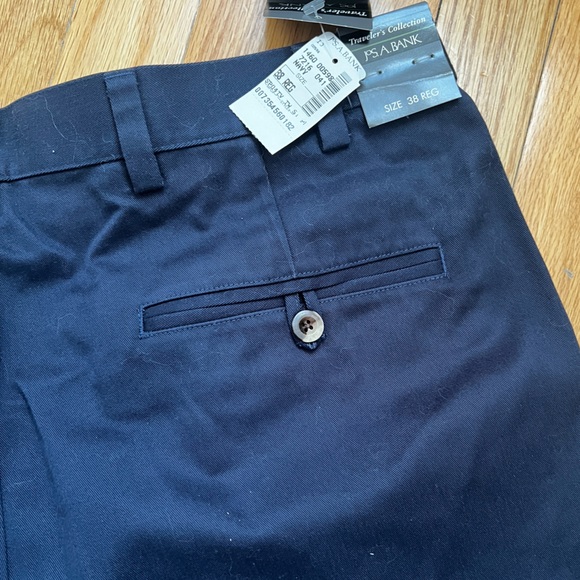NWT Jos A Bank pleat front Navy Shorts Size 38 REG Travelers Collection - Picture 3 of 5